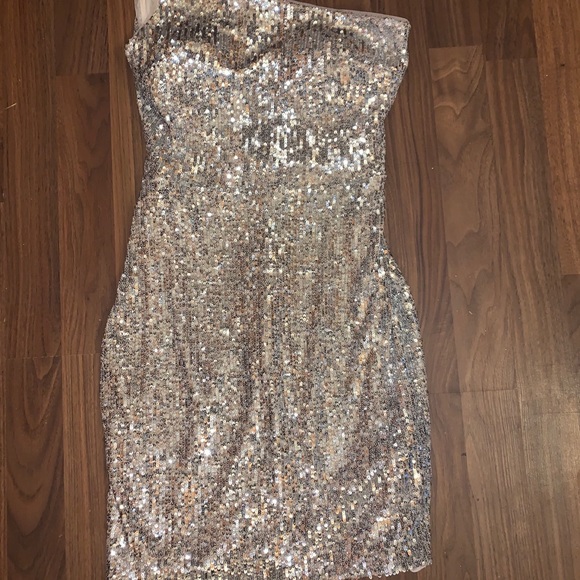 Cocktail or homecoming dress - Picture 2 of 6